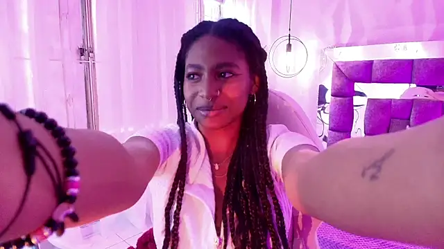 Chat XXX ao vivo de Queen_perla_