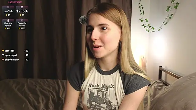 Honey_Lia Chat XXX in diretta