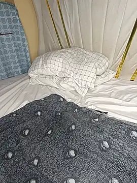 XXX chat uživo modela SquirtQueen16