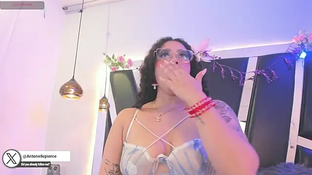 Chat XXX ao vivo de antonelllepiercee