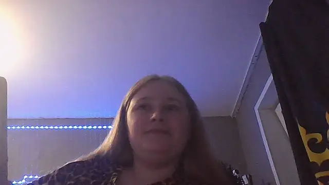 Chat +18 de Light_Luna ao vivo
