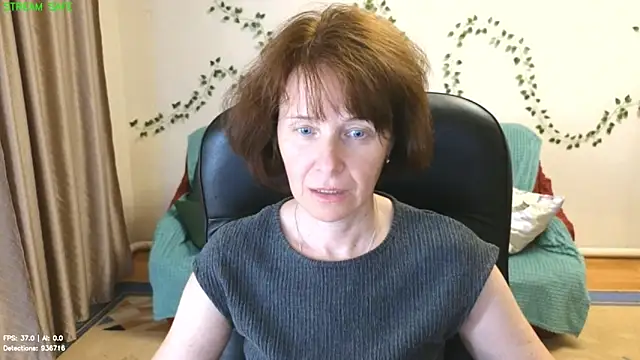 Lia_Tito Chat XXX live