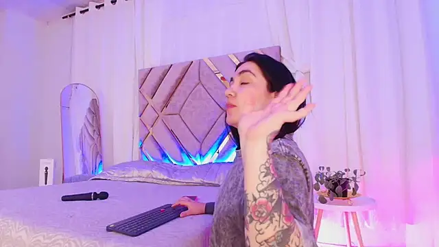 Chat +18 de KathiaJenner ao vivo