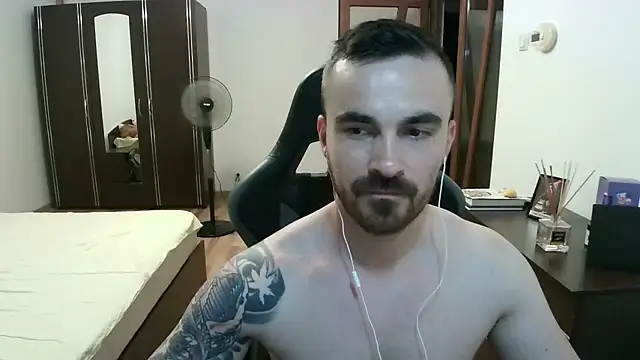 Webkamerová show mu5clemania2