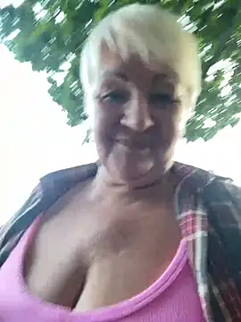 Chat XXX en directo de Laura_Millf