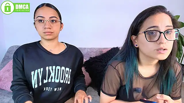 Jules_n_Gia live XXX chat