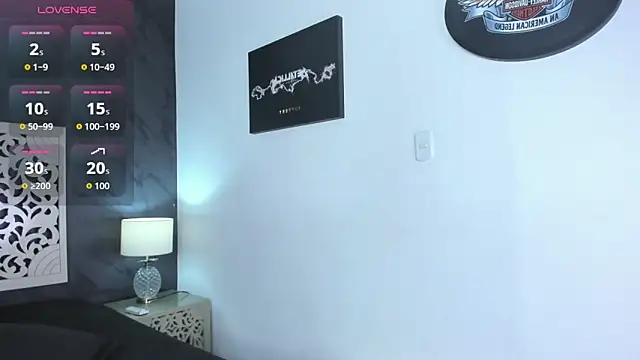 DemonFoxx live XXX chat