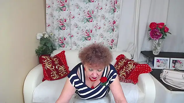XXX chat uživo modela YourHotGranny