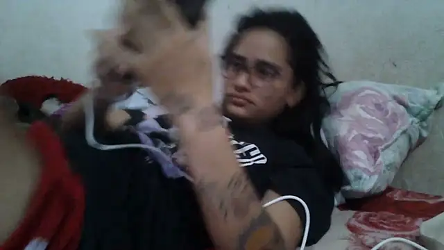 girl_tits' Live XXX Chat