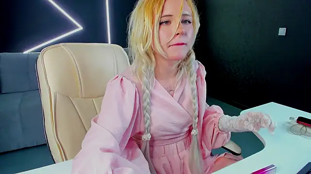 XXX chat uživo modela kikipeach