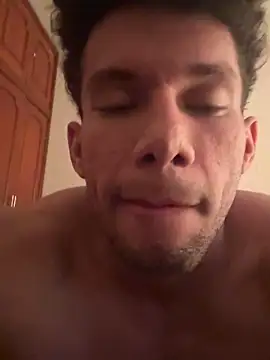 Chat XXX ao vivo de Valentinacouple