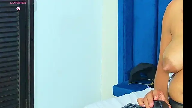 CURVYANDKING_CR's Live XXX Chat