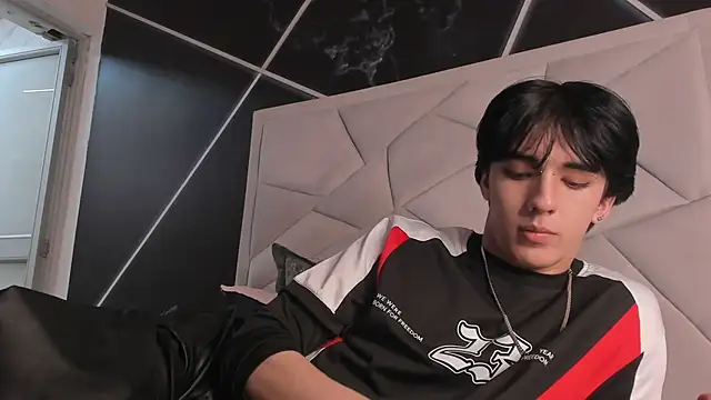 Chat +18 de AerumChae ao vivo
