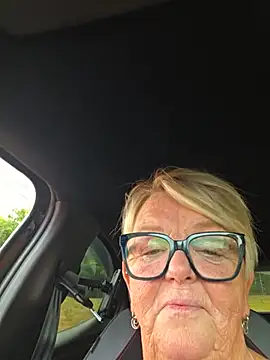 BridgetBlueEyes live XXX chat