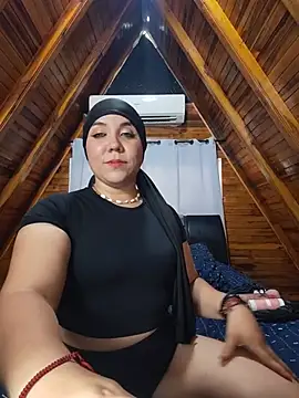 AmbarBurhan Adlı Modelin Canlı XXX Sohbeti