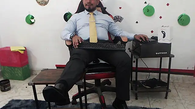 Chat XXX en directo de KalethBigDick