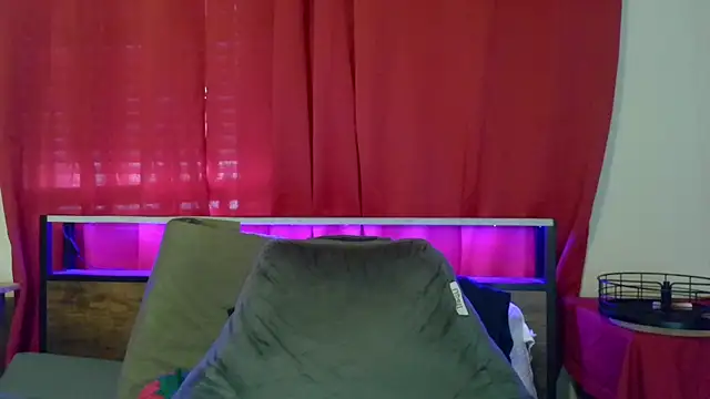squishkink élő XXX-chatje