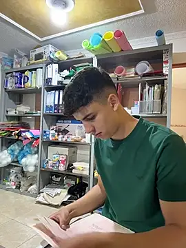 AdrianRinaldi Chat XXX live