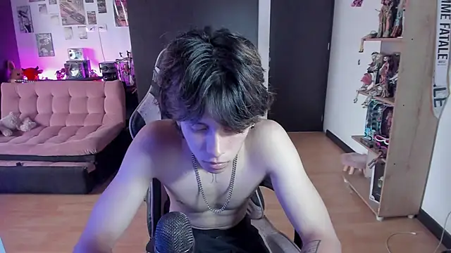 xIce_Boy Adlı Modelin Canlı XXX Sohbeti