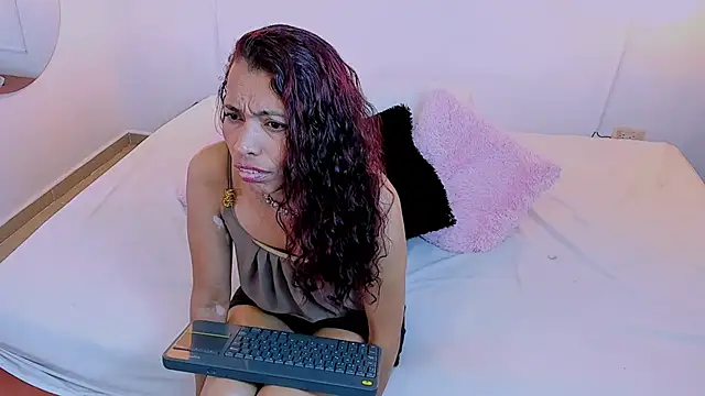 Karen_Celeste3 Adlı Modelin Canlı XXX Sohbeti