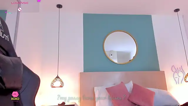 XXX chat uživo modela lucy_blue28
