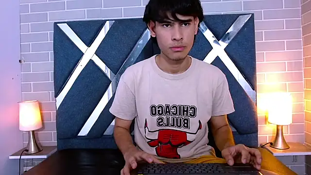 Kevin_Brooks1 – Naživo XXX chat