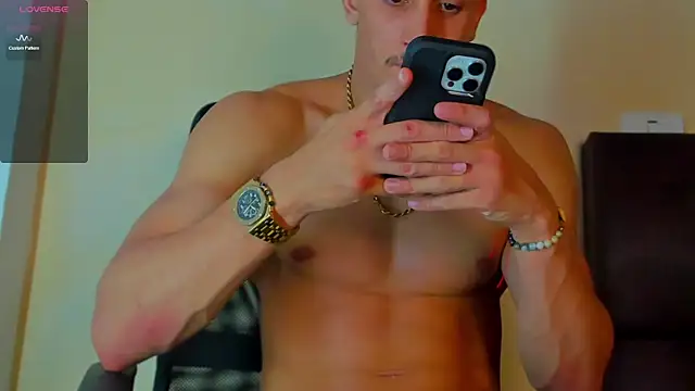 MikeRoss7777n Live XXX chat