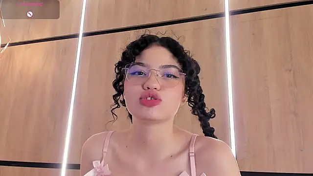 chloe_cortez: онлайн-секс-чат