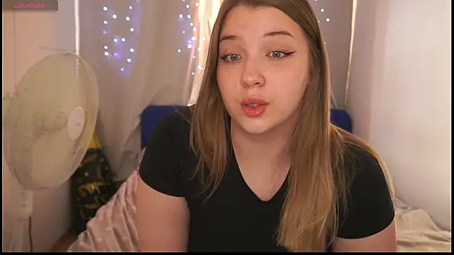 CuteSharloti Chat XXX live
