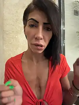 Chat XXX en directo de Yasmiinee