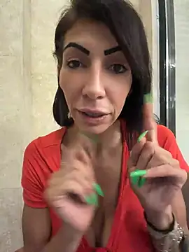Chat XXX en directo de Yasmiinee