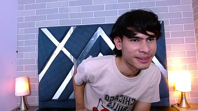 Kevin_Brooks1 Chat XXX live