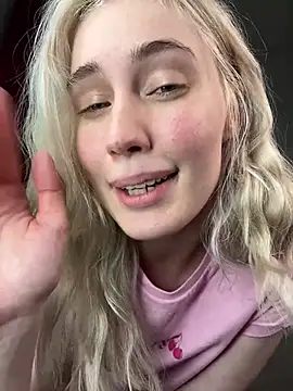 LovelyMiu Adlı Modelin Canlı XXX Sohbeti
