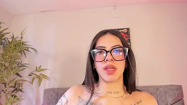 Alice_Vixen Live XXX-chat