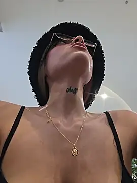 Dani-peggin's Live XXX Chat