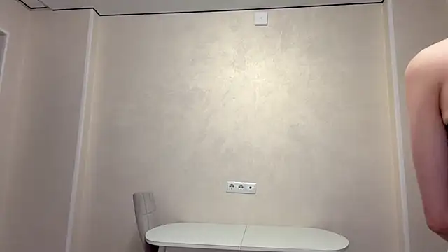 Carolini_i Adlı Modelin Canlı XXX Sohbeti