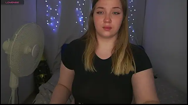 Chatroom XXX en direct de CuteSharloti