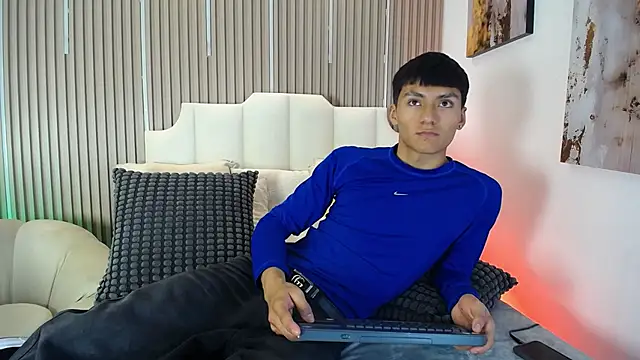 AdrianStark_'s Live XXX Chat