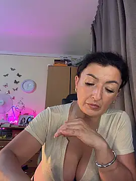Chat XXX en directo de Hotangel75