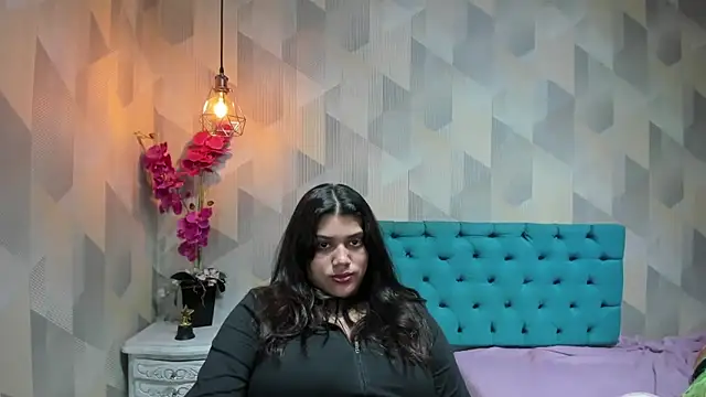 LindaBreeS Chat XXX in diretta