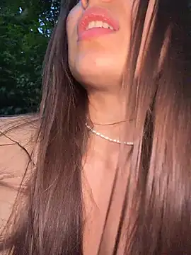 Show modela ICrazyOneIRL na web-kameri