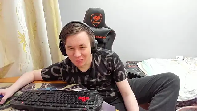 Show modela iliaskrislove na web-kameri
