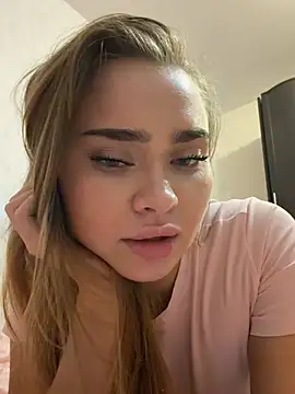 MonicaWestt Adlı Modelin Canlı XXX Sohbeti