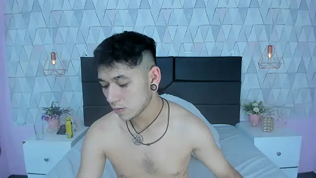 MarkLaurens Chat XXX in diretta