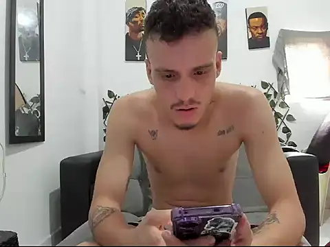 Latins_Bossn Webbikameraesitys