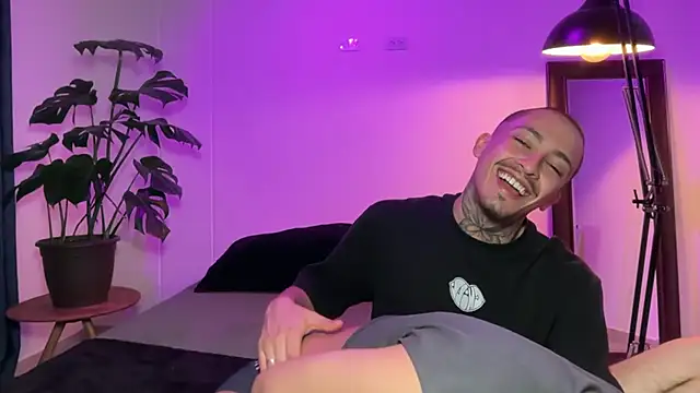 Noah_and_Steven élő XXX-chatje
