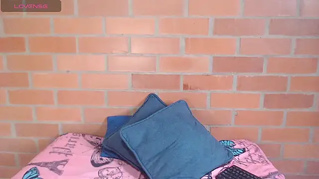 Montserrat_Jay live XXX chat