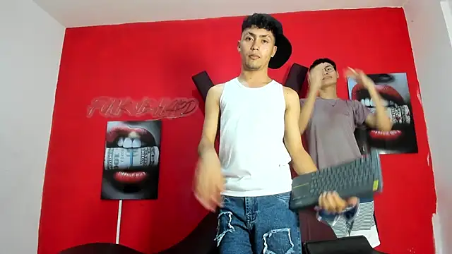 Czat XXX na żywo – VERY_HOT_GUYS