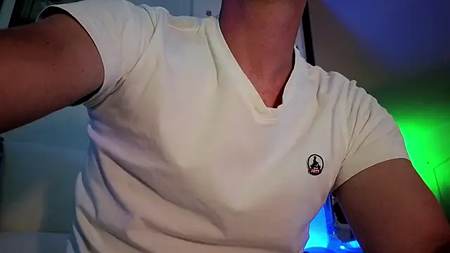 1Hugo1 Live XXX-Chat