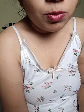 Your-ToxicBae Adlı Modelin Canlı XXX Sohbeti